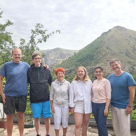 Nnn Guest House Goris Bagian luar foto
