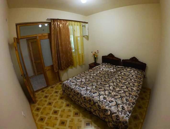 Nnn Guest House Goris Ruang foto