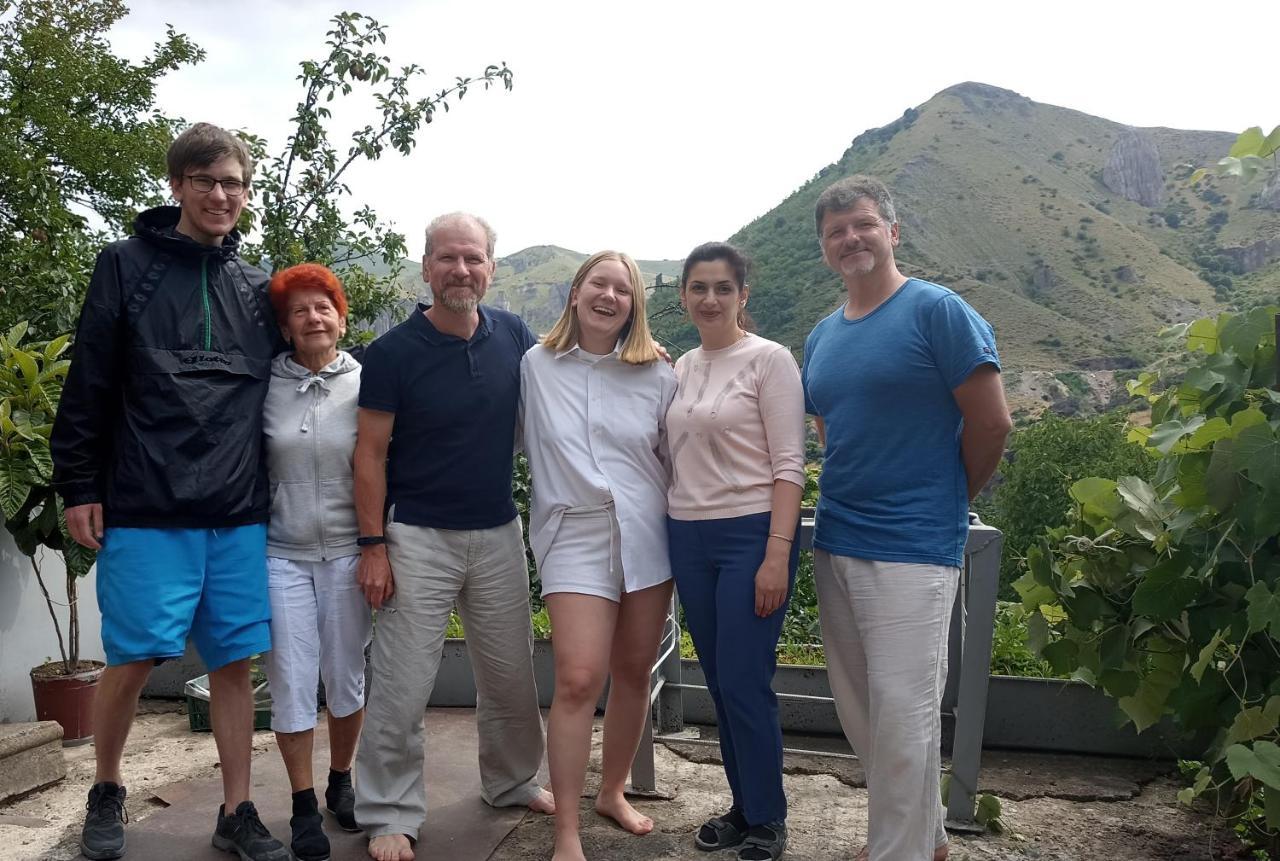 Nnn Guest House Goris Bagian luar foto