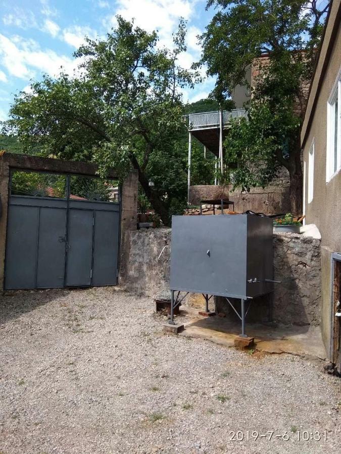 Nnn Guest House Goris Bagian luar foto