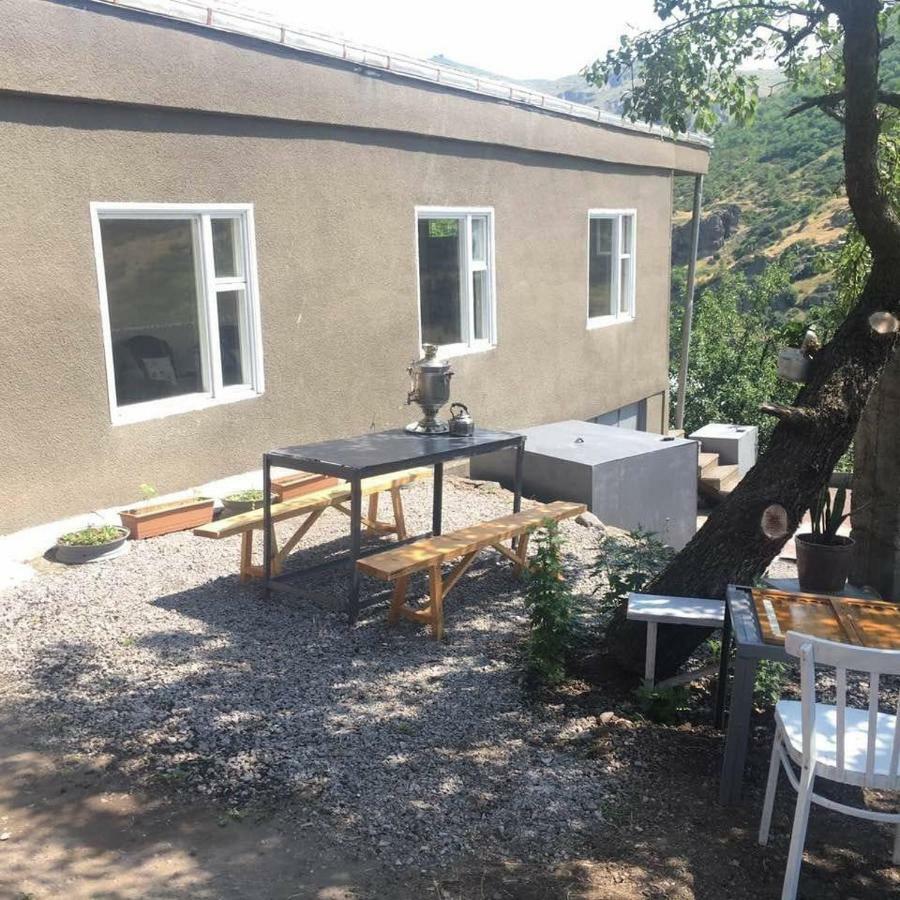 Nnn Guest House Goris Bagian luar foto