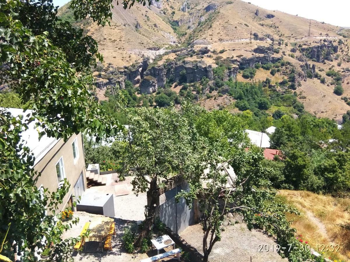 Nnn Guest House Goris Bagian luar foto