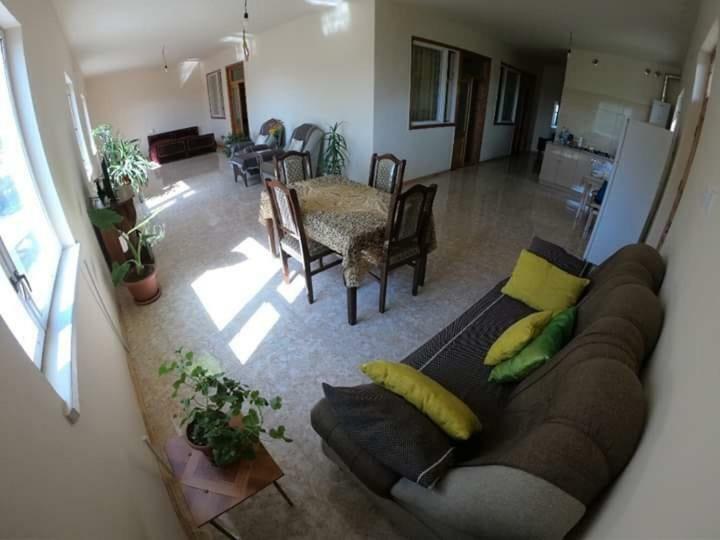 Nnn Guest House Goris Bagian luar foto