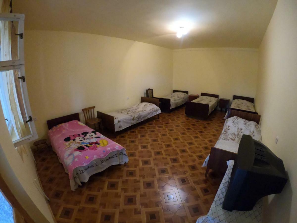 Nnn Guest House Goris Bagian luar foto