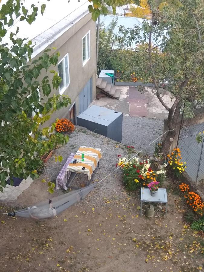 Nnn Guest House Goris Bagian luar foto