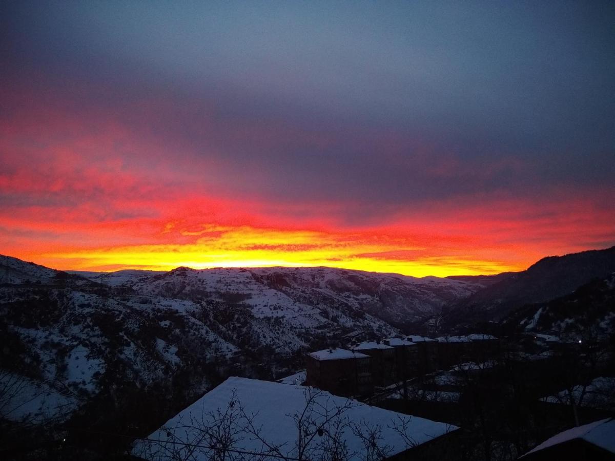 Nnn Guest House Goris Bagian luar foto